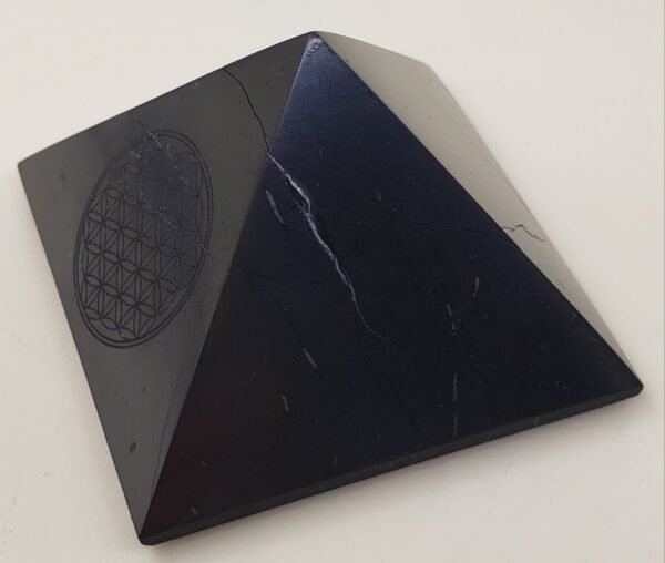 Shungite - Pyramide 5 m Fleur de vie – Image 7