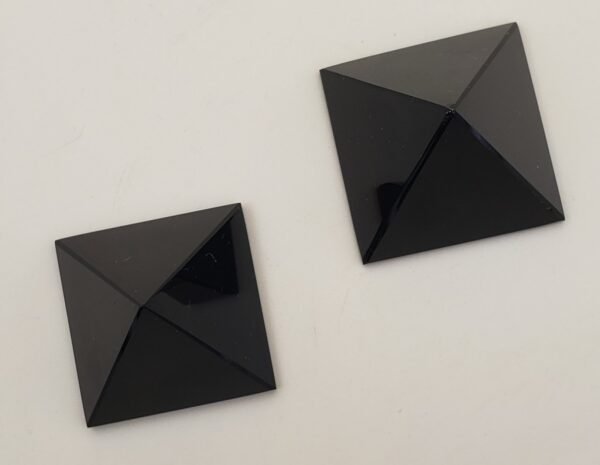 Obsidienne noire - Pyramide 3,8 cm et 4,06 cm – Image 2