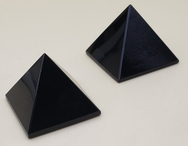 Obsidienne noire - Pyramide 3,8 cm et 4,06 cm