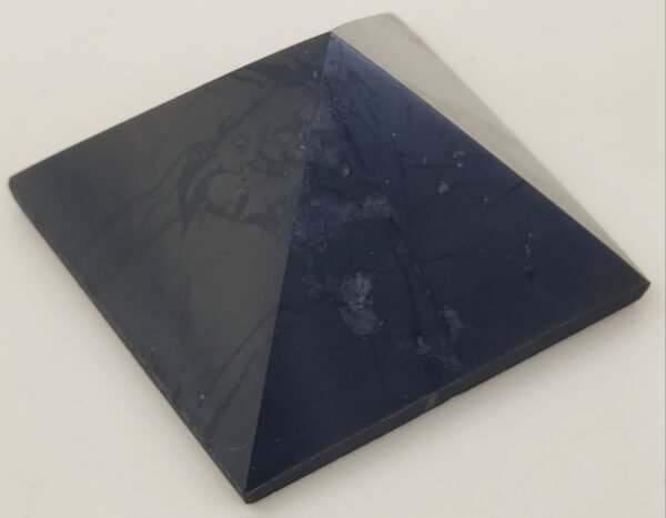 Shungite - Pyramide 4 cm – Image 4