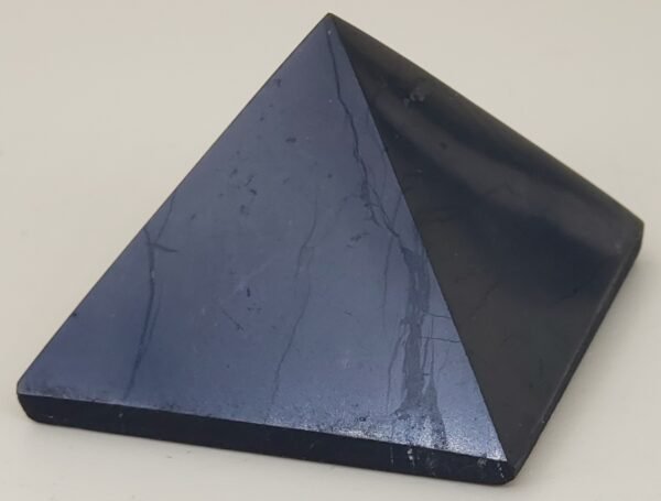 Shungite - Pyramide 4 cm