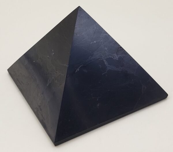 Shungite - Pyramide 7 cm